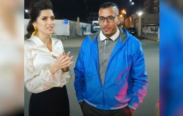 شاهد.. إنسانية سائق أجرة مغربي تثير إعجاب النجمة الأمريكية «بلانكو»