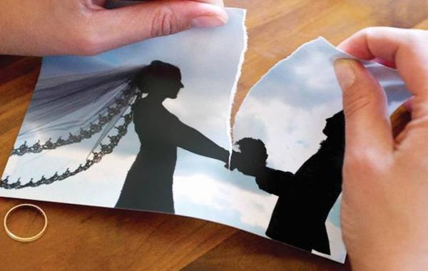 مصرية تطلب الخلع بسبب تحرش زوجها بابنة شقيقتها