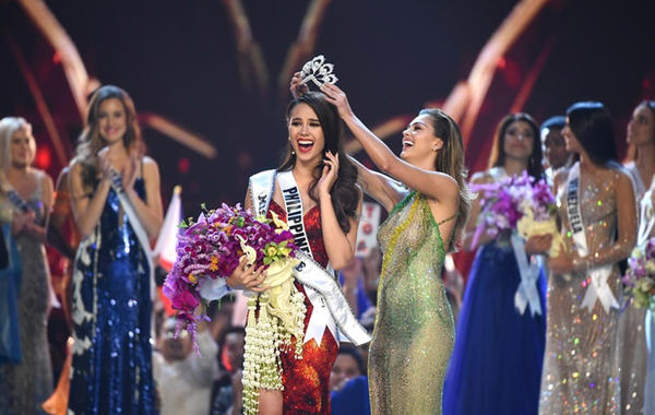 فيديو: لحظة تتويج ملكة جمال الكون 2018 الفلبينية كاتريونا غراي