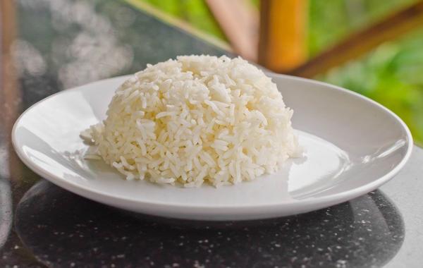 لهذا السبب علينا التوقف فوراً عن تناول الأرز الأبيض