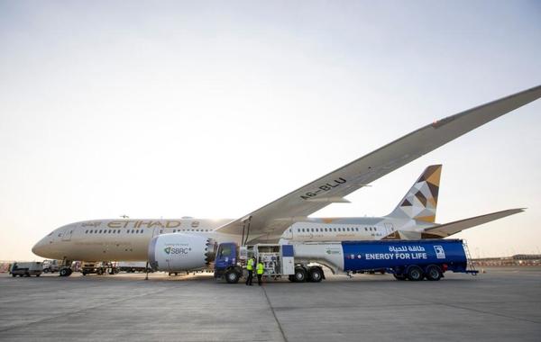 الإمارات تسير رحلة طيران باستخدام وقود حيوي محلي مستخلص من النباتات