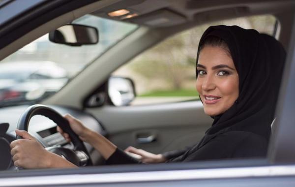 النقل السعودية.. تتوعد مكاتب تأجير السيارات التي ترفض التعامل مع النساء!