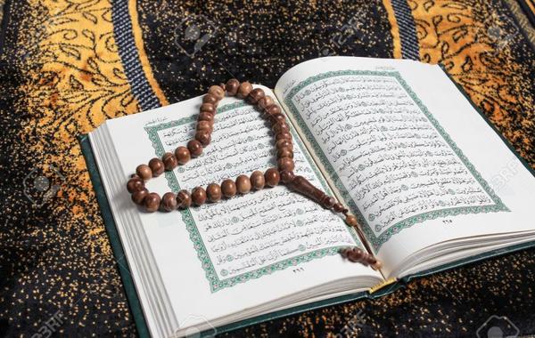 عرض أقدم نسخة مطبوعة من «القرآن الكريم» في الصين