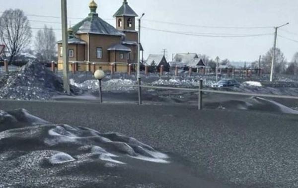 تساقط ثلوج سوداء في سيبيريا والسبب !
