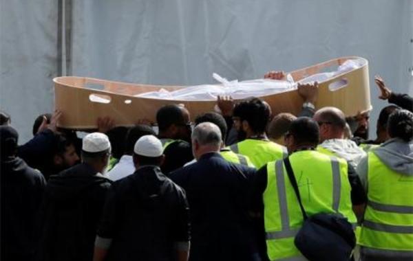 نيوزلندا تشيع جثامين اثنين من شهداء مجزرة كرايست شيرش