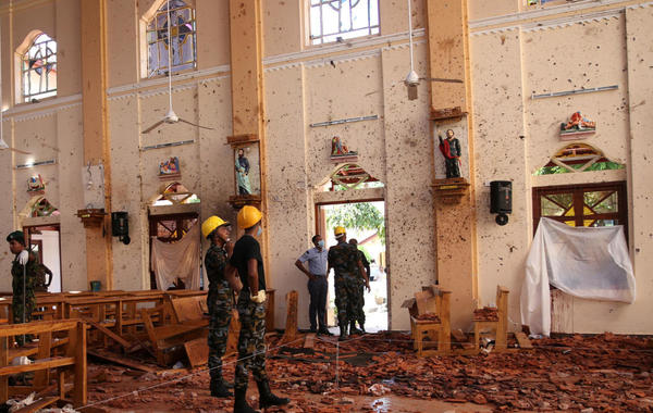 سريلانكا: ارتفاع ضحايا تفجيرات الكنائس إلى 300 قتيل و500 جريح