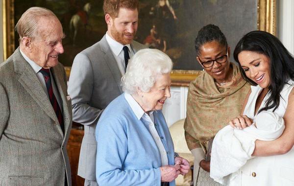 بريطانيا: الأمير هاري وميغان ماركل يعلنان اسم طفلهما