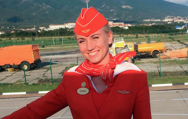 هكذا أنقذت مضيفة روسية حسناء حياة ركاب طائرتها