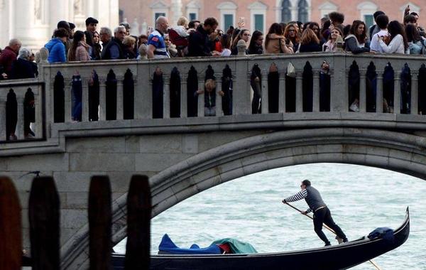 مدينة البندقية الإيطالية تفرض قواعد صارمة على السياح غير المحترمين