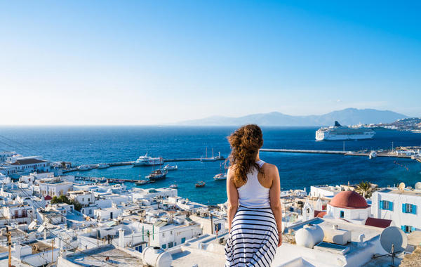 السياحة في اليونان بين الآثار والبحر