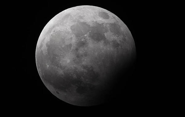 ما هو الخسوف الجزئي للقمر الذي سوف نشاهده الليلة؟