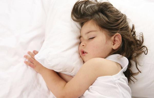 متى يتوقف الأطفال عن القيلولة " قسط من النوم أثناء النهار "؟