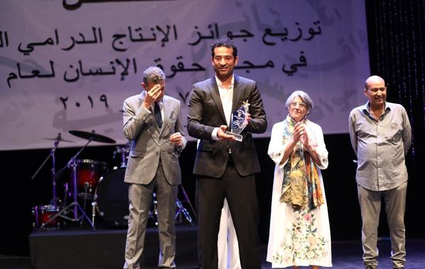 المخرجة إنعام محمد علي تشن هجوما قاسيا على نجوم الدراما المصرية