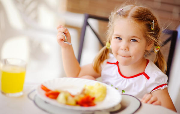 ما هو الإفطار المثالي للطفل في المدرسة؟