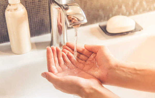 اليوم العالمي لغسل اليدين: 6 أسباب تجعلك تُقدمين على هذه الخطوة مراراً