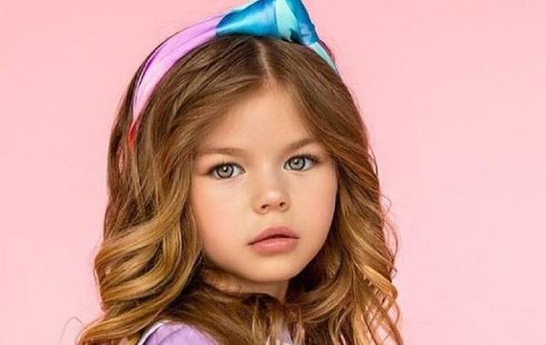 بالصور: الروسية يكوبوفا أجمل طفلة في العالم على الإنترنت