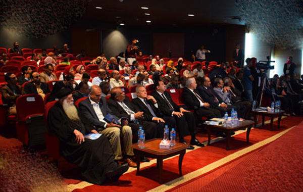تكريم قيادات المكتبات في مؤتمر «دور مكتبات مصر العامة في عملية التنمية المستدامة»