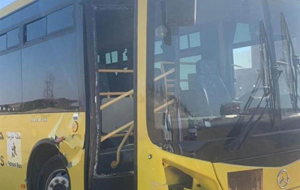طالب سعودي يوقف حافلة مدرسية بعد وفاة سائقها