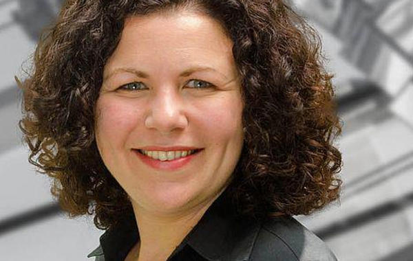 محامية مصرية تفوز برئاسة كتلة نيابية في البرلمان الألماني