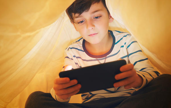 تأثير الإنترنت على الأطفال وحلول لمواجهتها