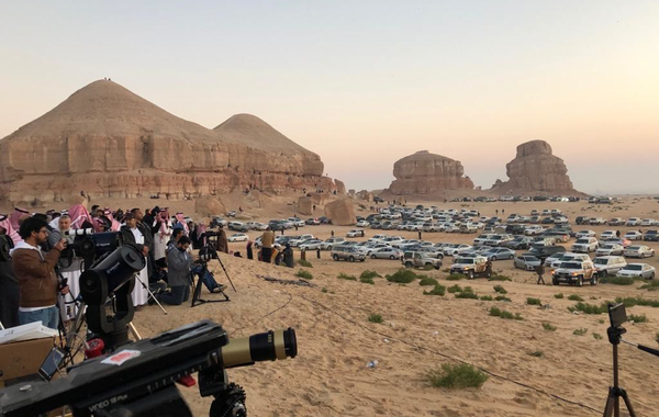 بالصور.. هكذا رصد السعوديون كسوف الشمس الحلقي