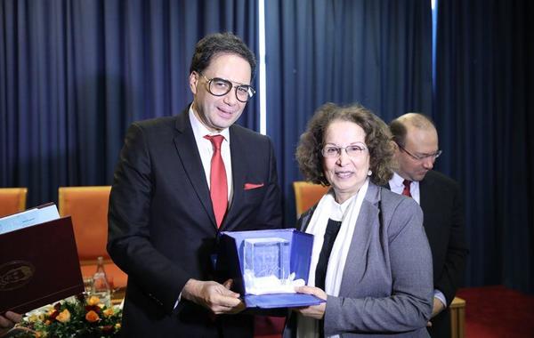الكاتبة العراقيّة عواطف نعيم تفوز بجائزة أبو القاسم الشّابي