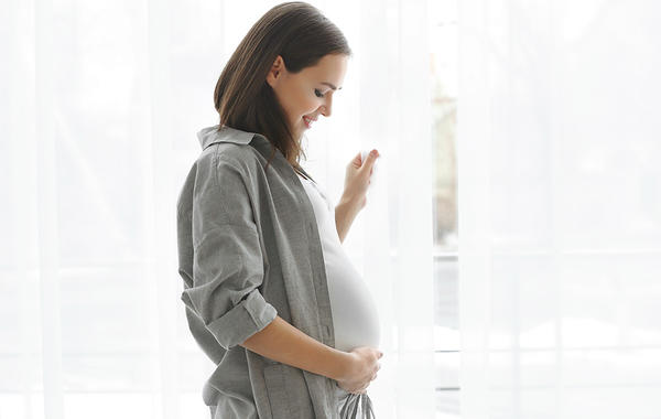 أعراض أول شهور الحمل تظهر وتختفي بانتهاء ثلاثة أشهر