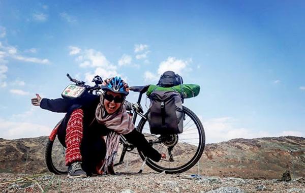 رحالة تونسية تصل مكة المكرمة على دراجة هوائية