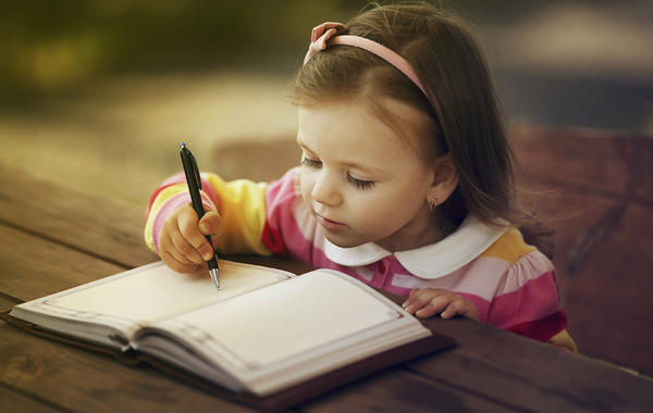 أنشطة لتنمية مهارة الكتابة لطفل الروضة
