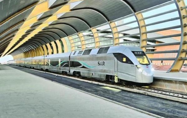 السعودية.. "سار" الحديدية تعلن استئناف رحلاتها الأحد