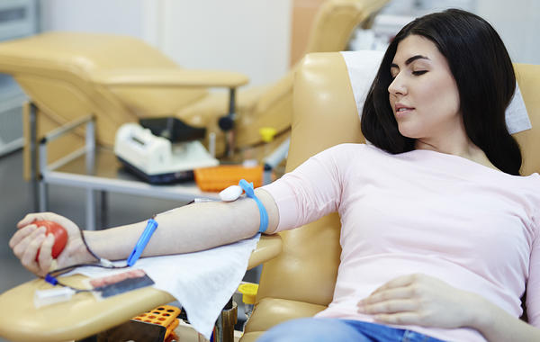 اليوم العالمي للمتبرعين بالدم.. تشجيع لإنقاذ الأرواح