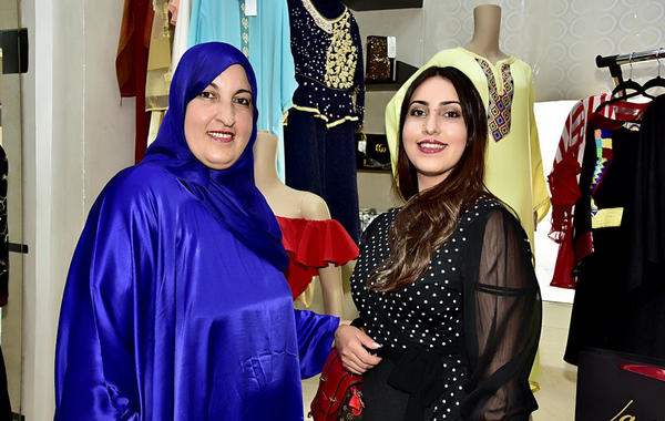 زبيدة المغربية تطلق علامتها للأزياء بدعم من والدتها المصممة هدى الفلسطينية