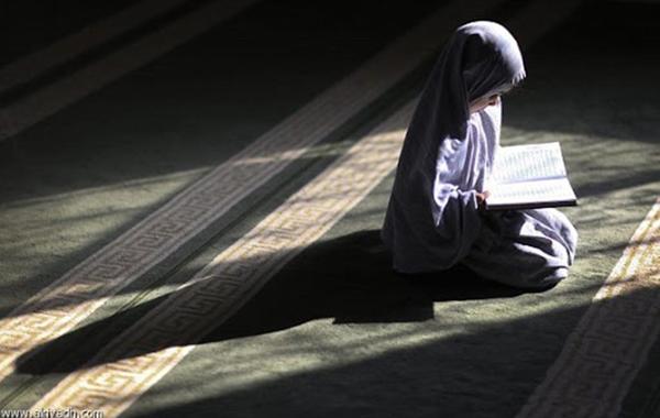 طفلة سعودية في السابعة من عمرها توشك على حفظ القرآن كاملًا