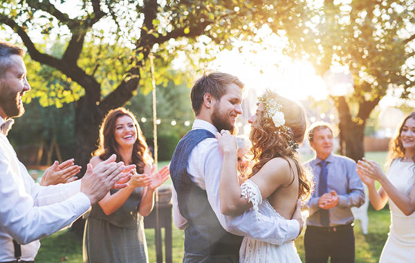 كيف تنظمين حفل زفاف صغير وناجح ؟