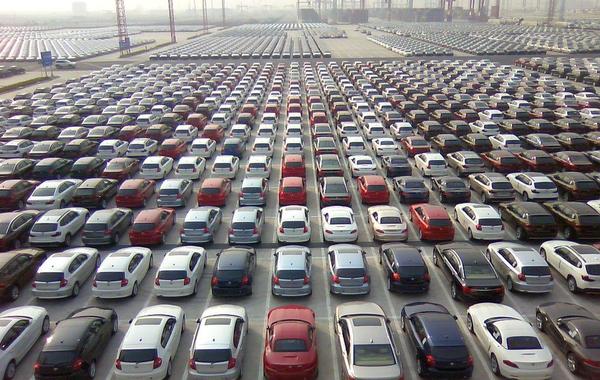 السعودية تمنع دخول موديلات 16 شركة سيارات إلى البلاد