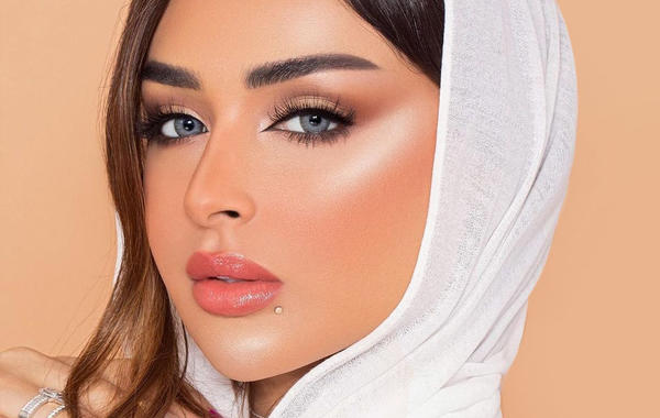 مكياج عيون بأسلوب خبيرة التجميل السعودية أمل الأنصاري