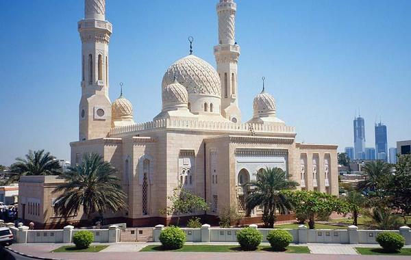 رفع تعليق صلاة الجمعة عن أكثر من 766 مسجدًا في دبي