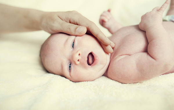 أسباب خبز الرأس عند الرضيع..وطرق لعلاجه