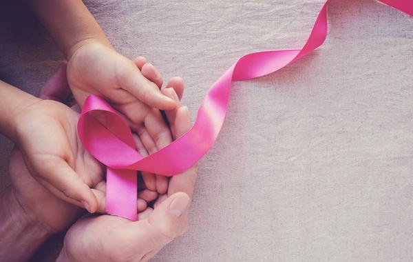سرطان الثدي: المصابات فوق 65 عاماً يجب أن يخضعن لاختبار الجينات