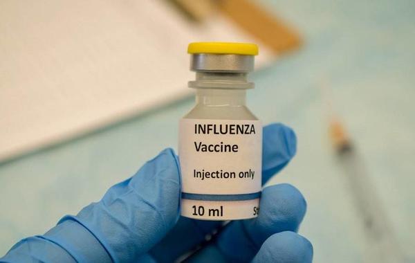 صحة الإمارات تبدأ تقديم تطعيم الإنفلونزا الموسمية في مراكزها. المصدر (الاتحاد)