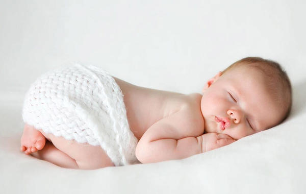 صورة لرضيع نائم