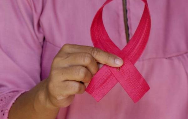 سرطان الثدي: علامات خذيها على محمل الجد