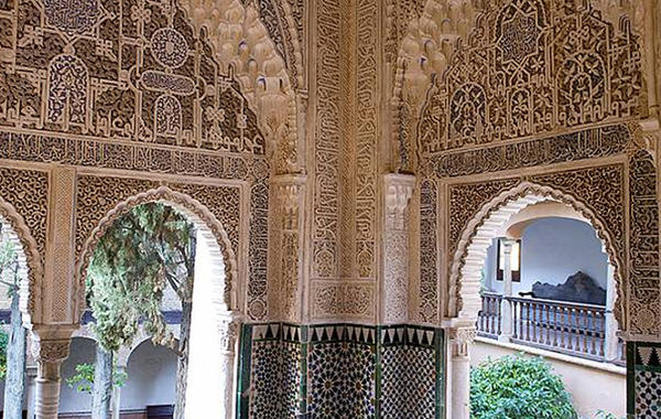 قصر الحمراء في إسبانيا شاهد على جمالية الفن الإسلامي ورونقه -الصورة من موقع "اليونسكو"