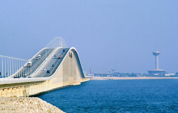  إعادة افتتاح جسر الملك فهد ستضيف المليارات إلى اقتصاد البحرين