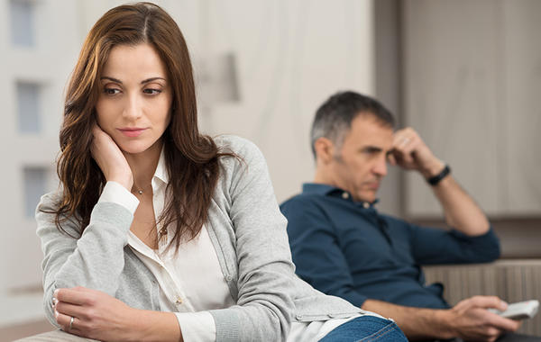 بخل الزوج  أحد أهم أسباب تزايد الطلاق  