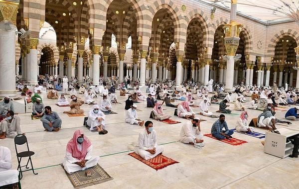 السعودية تمنع صلاة الجنازة في المساجد