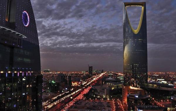 السعودية توقف التعاقد مع الشركات ذات المقر الإقليمي الخارجي في 2024