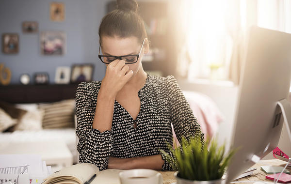 نصائح لمواجهة التعب والألم الناتجين عن العمل من المنزل