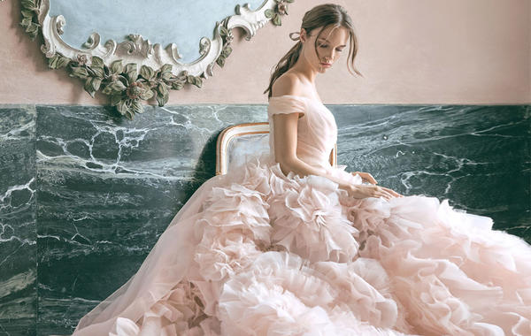 موديلات فستان زفاف وردي 2021 