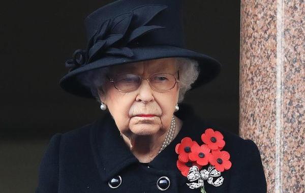صورة الملكة إليزابيث وهي تبكي ليست حديثة على وفاة الأمير فيليب وتعود لعام 2019 على ضحايا الفيلق البريطاني 